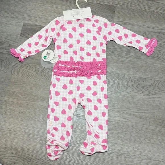 Milkberry Strawberry Onesie - Picture 5 of 6